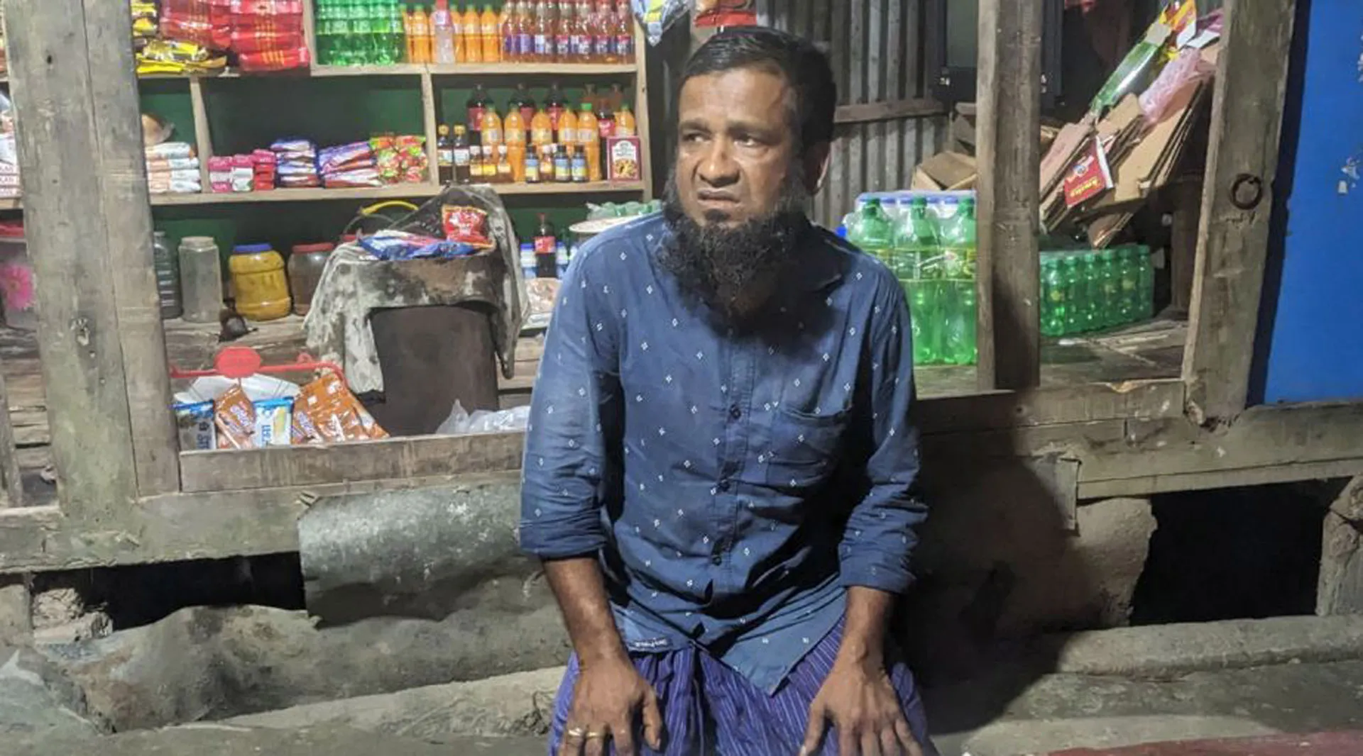 বাউফলে‍ মুদি দোকানের আড়ালে মাদক বিক্রি, যৌথ বাহিনীর হাতে ধরা