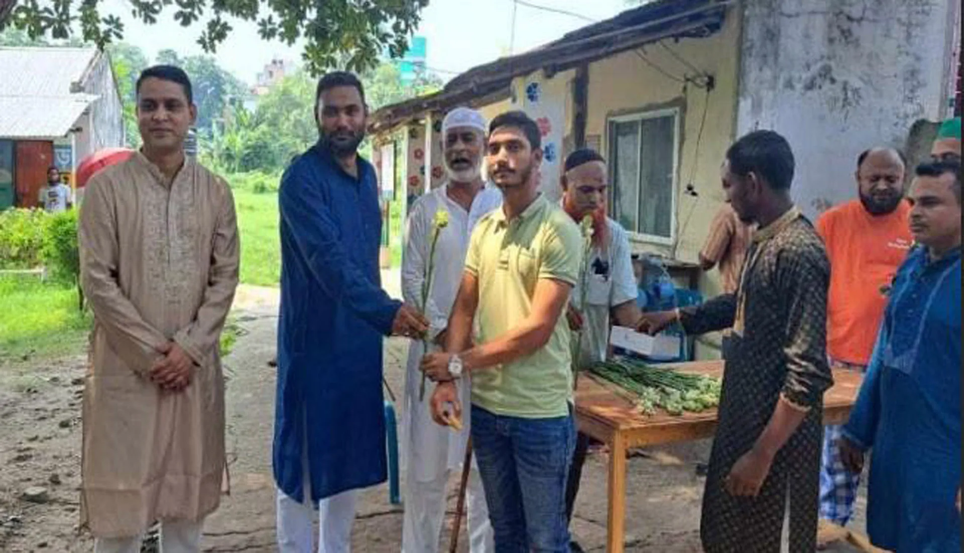 যশোর কেন্দ্রীয় কারাগারে বন্দিদের ঈদ কেটেছে ফিরনি, মাংস আর রুই মাছের আয়োজনে