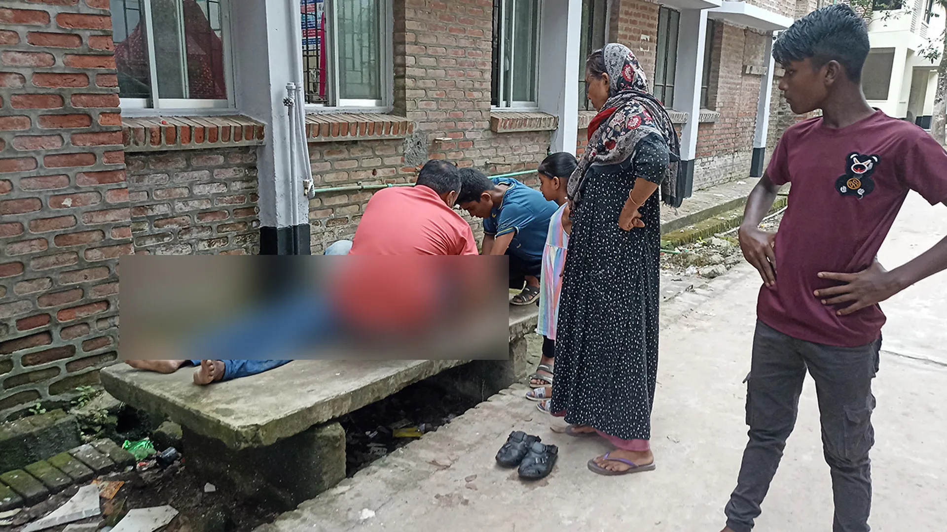 স্ত্রী চাকরি ছাড়তে না চাওয়ায় স্বামীর আত্মহত্যার চেষ্টা