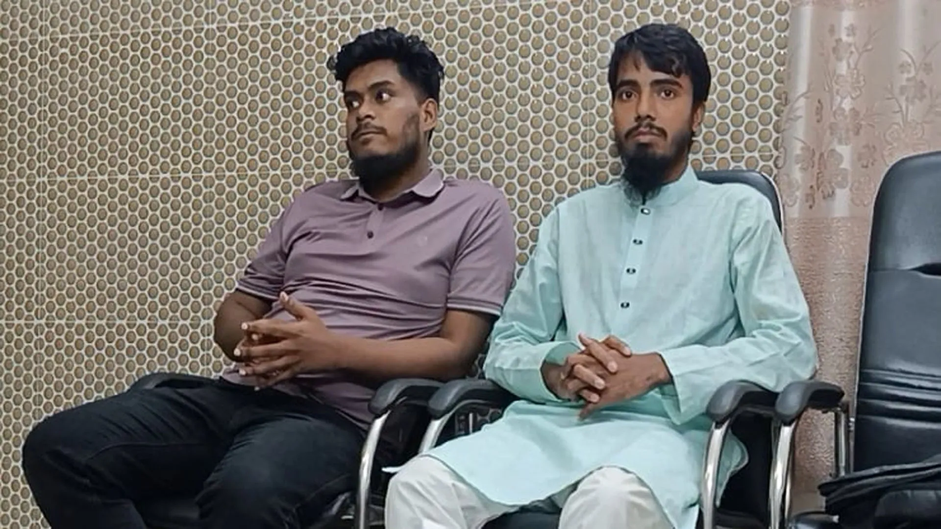ঝালকাঠিতে আ’লীগ ঠিকাদারের বিলের তদ্বির, ২ সমন্বয়ক আটক