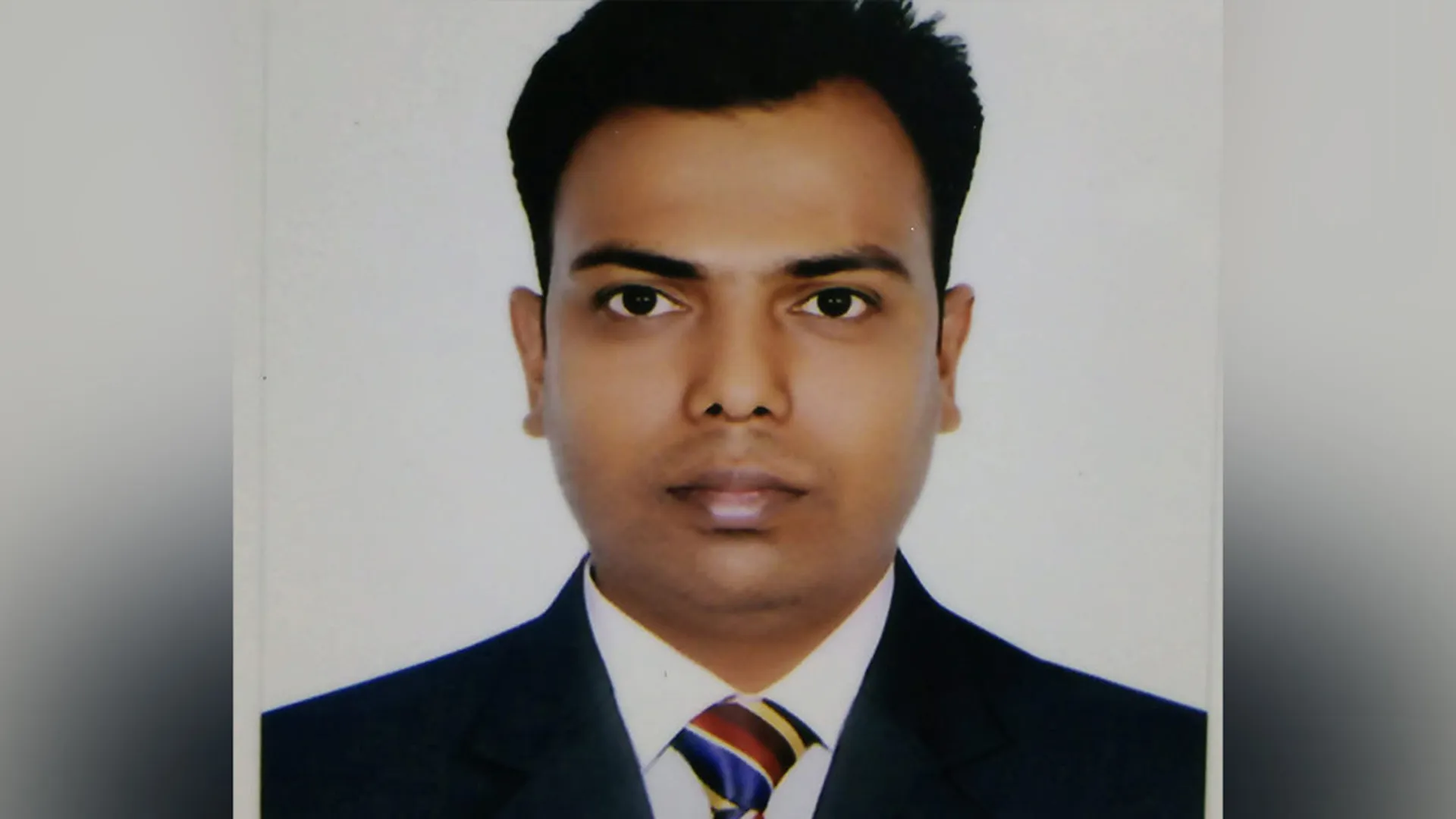 সাংবাদিককে জ-বা-ই! 