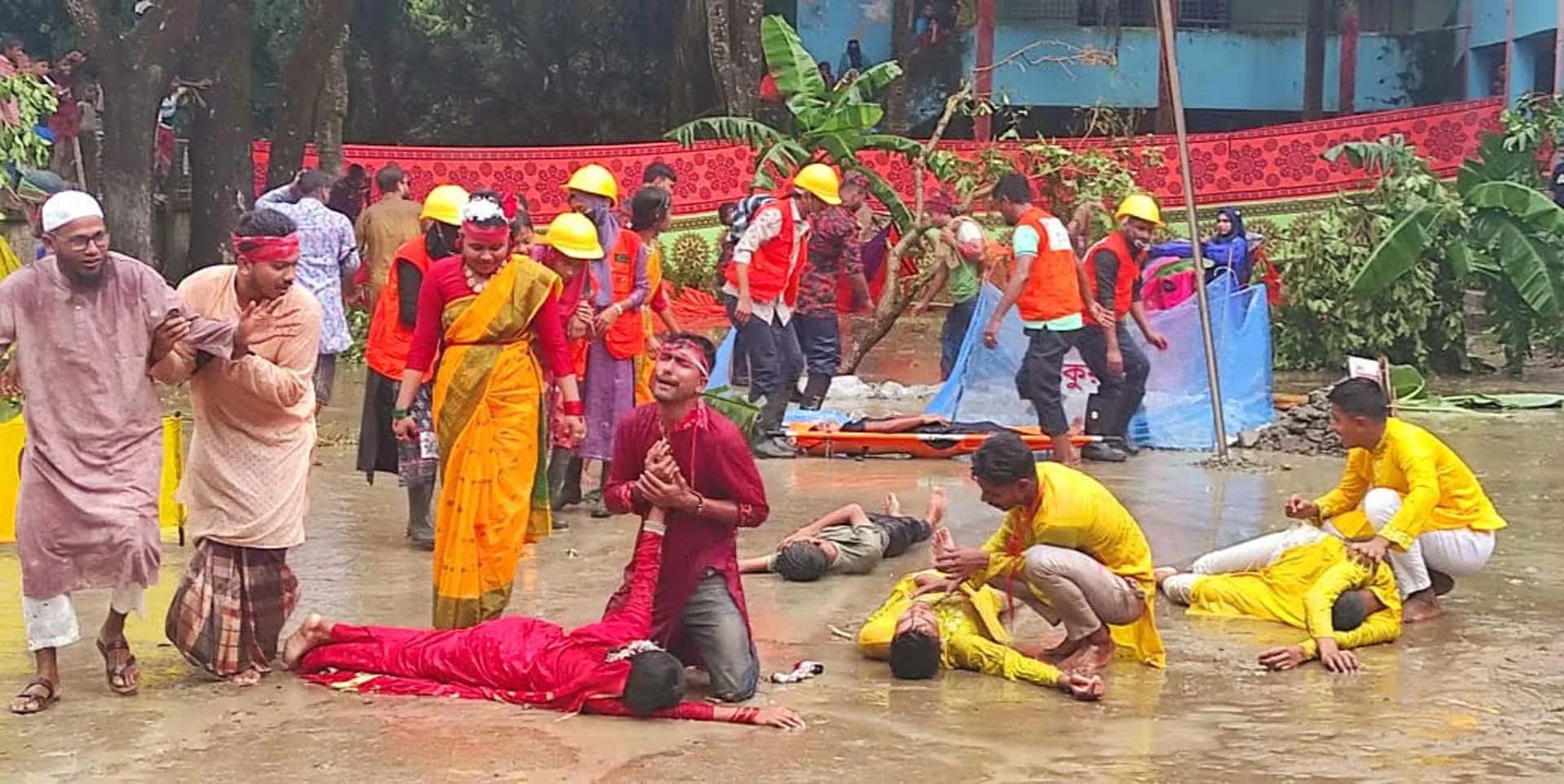 মনপুরায় কোস্ট ফাউন্ডেশ'র উদ্যোগে ঘূর্ণিঝড় প্রস্তুতি মহড়া 