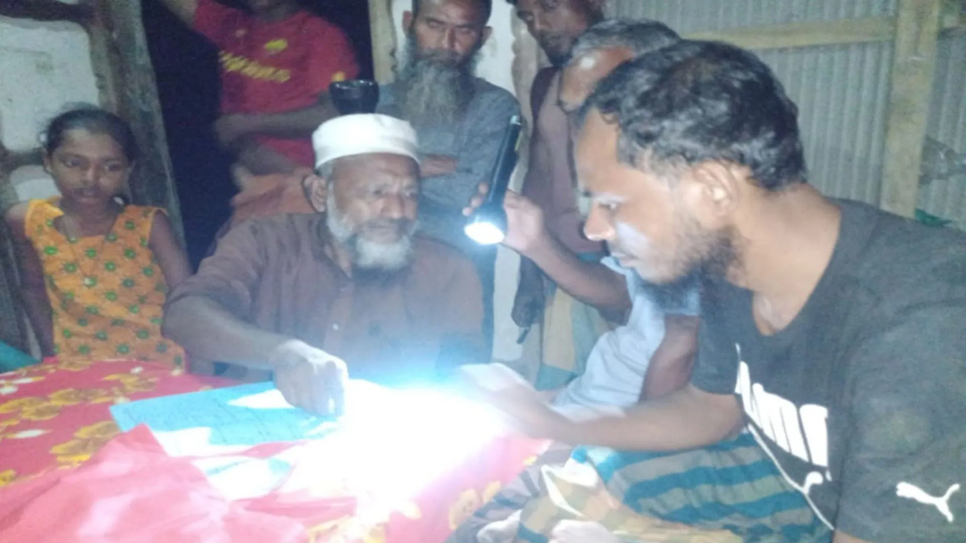 পরকীয়া করতে গিয়ে বিধবা নারীর ঘরে ধরা জামায়াত নেতা