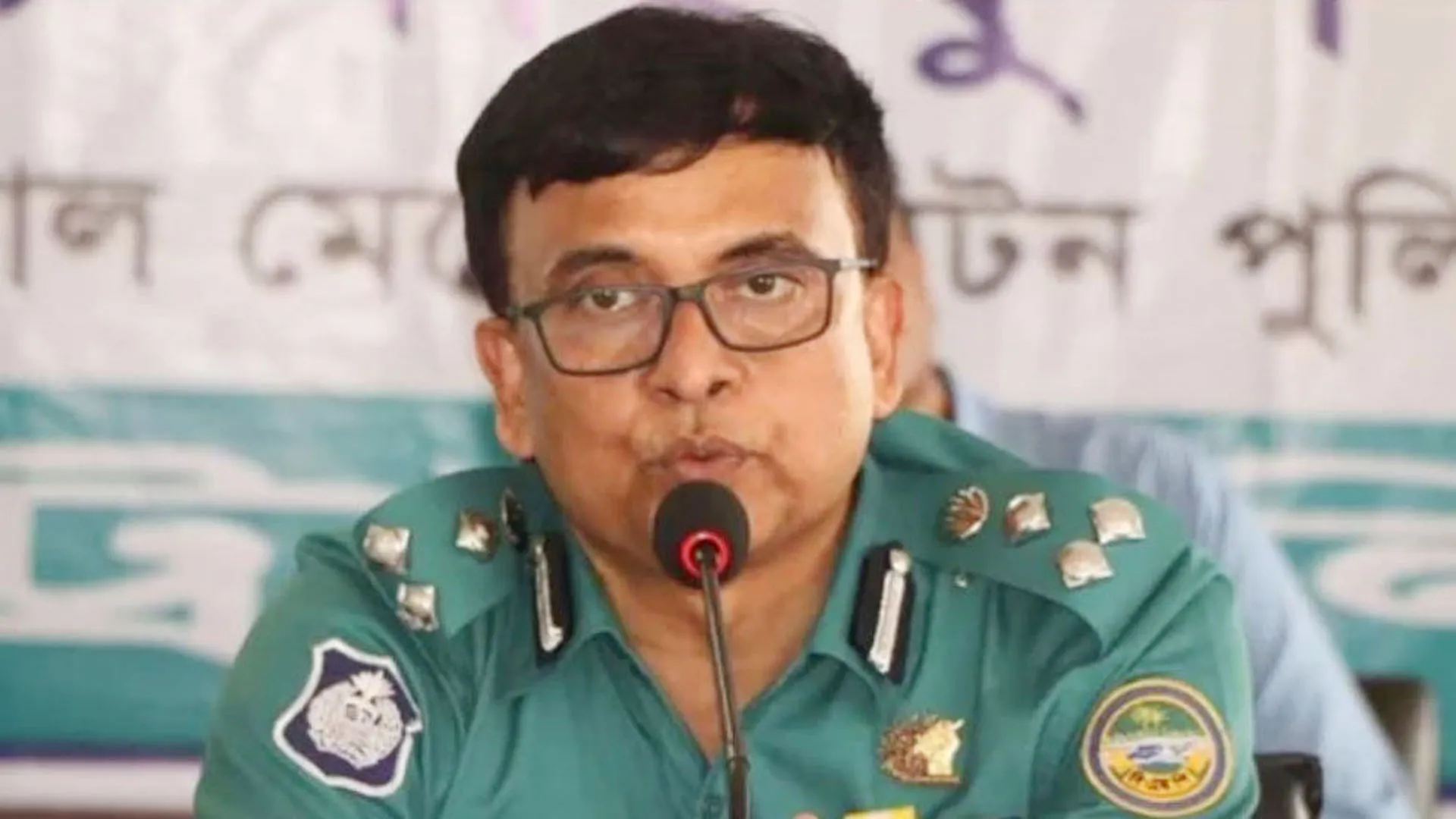 বরিশালের সাবেক পুলিশ কমিশনার সাইফুল ট্রাইব্যুনালে হাজির