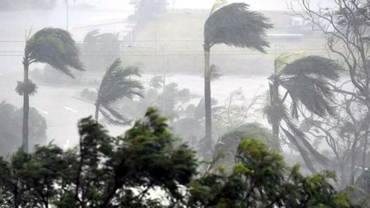 সকালের মধ্যে বরিশাল-পটুয়াখালীসহ ১১ অঞ্চলে ঝড়ের আভাস
