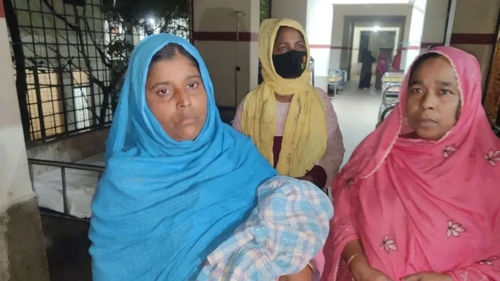 প্রসূতির চিকিৎসায় নার্স, নবজাতকের মৃত্যু