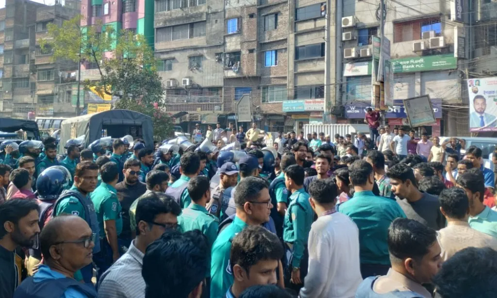 জবির ৫ শিক্ষার্থীকে মারধর, আটক ৪