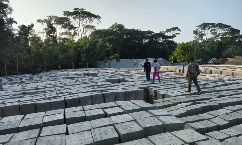 ভাঙনরোধে পাউবোর প্রকল্প: বদলে যাচ্ছে সুগন্ধাপারের জীবনচিত্র