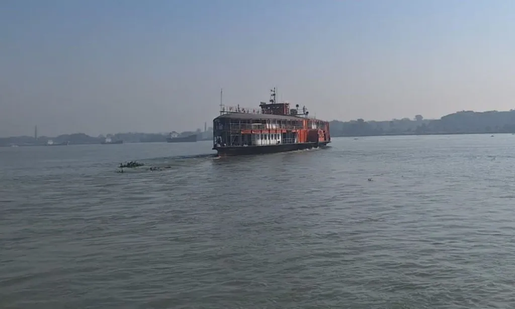 কীর্তনখোলার সকালে সেই পুরনো সাইরেন