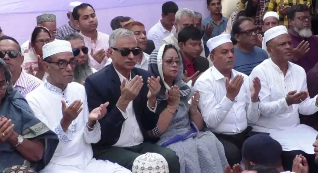 বরিশালে খালেদা জিয়ার রোগমুক্তি কামনায় মোনাজাত