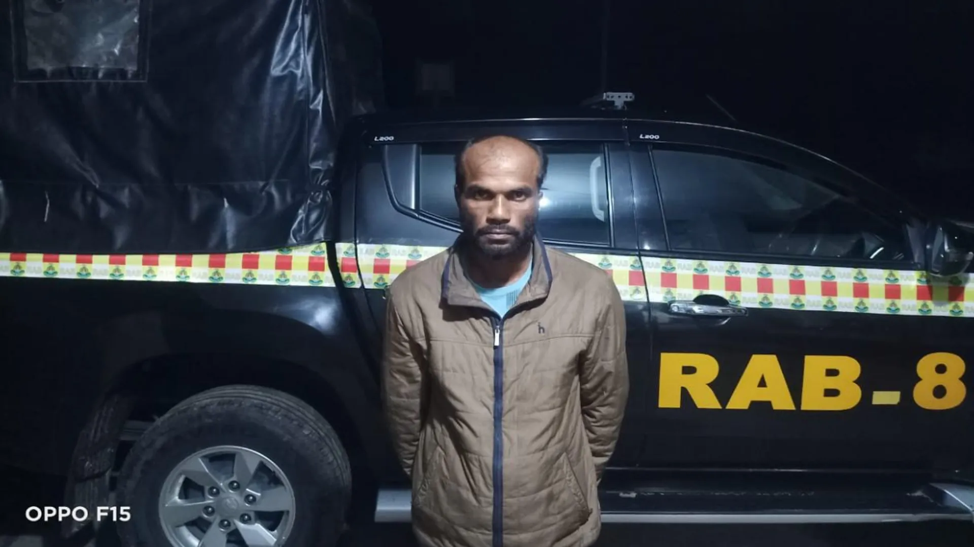 মহিপুরের আলোচিত সন্ত্রাসী সোহেল ফকির র‌্যাবের জালে