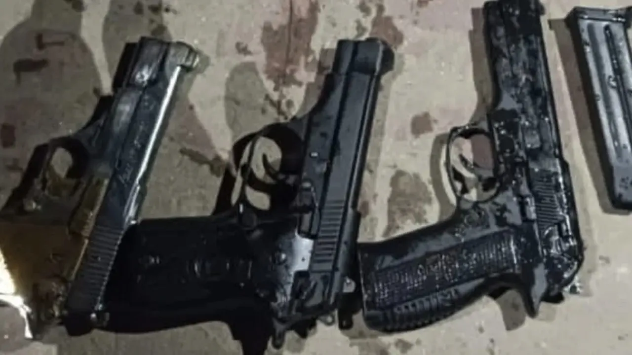 হাদিকে খুনের চেষ্টায় ব্যবহৃত ৩ অস্ত্র উদ্ধার, শুটার ফয়সালের বাবা গ্রেপ্তার