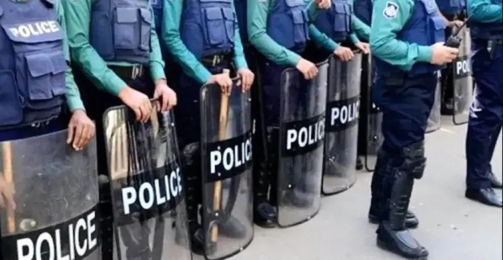   বরিশাল নগরীতে ৩ স্তরের নিরাপত্তা গ্রহণ