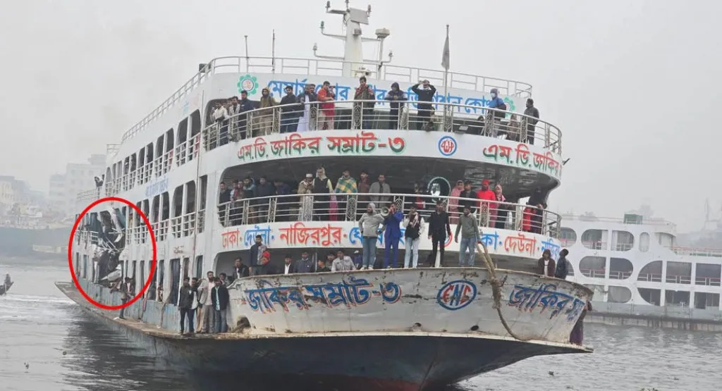 মেঘনায় লঞ্চ দুর্ঘটনায় ঝালকাঠিতে অ্যাডভেঞ্চার লঞ্চ জব্দ, পুলিশ হেফাজতে ৪