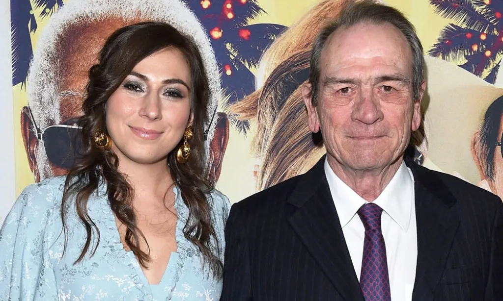 শোকের ছায়া হলিউডে : হোটেলের ১৫ তলায় হলিউড তারকার মেয়ের মরদেহ