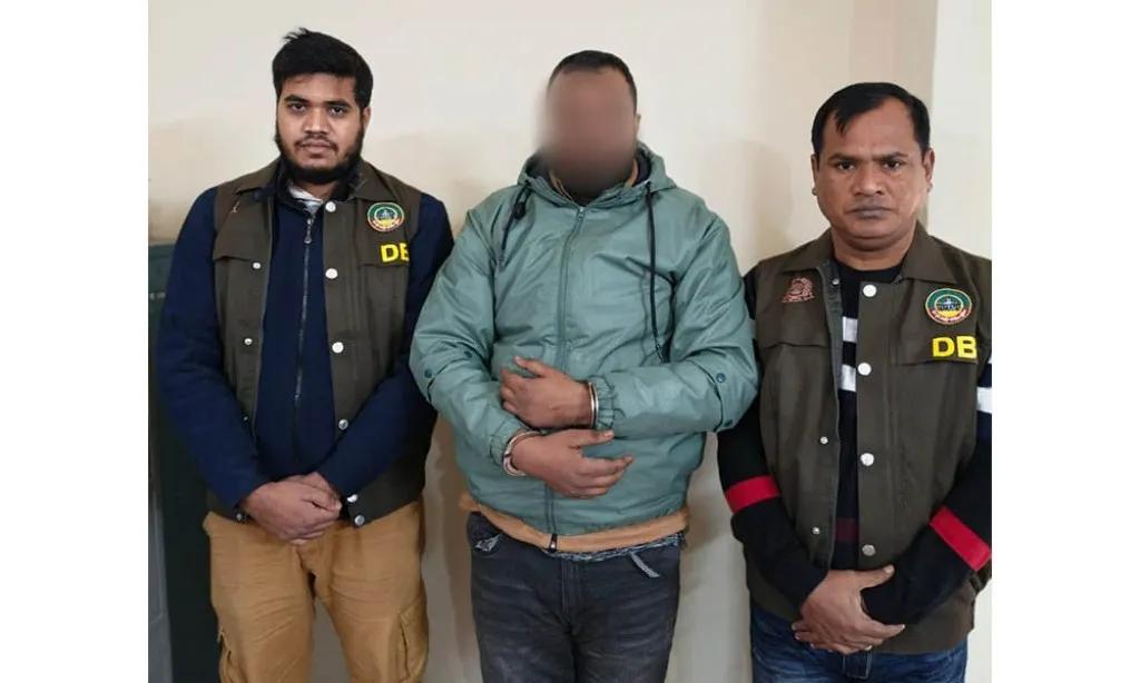 গোয়েন্দা অভিযানে রংপুরে শীর্ষ সন্ত্রাসী ‘মেরিল সুমন’ গ্রেপ্তার