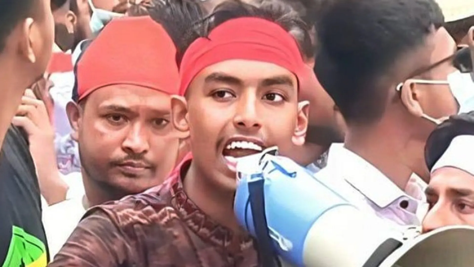 ‘এসআইকে জ্বালাই দিয়েছিলাম’ বলা জুলাইযোদ্ধা মাহদী গ্রেপ্তার