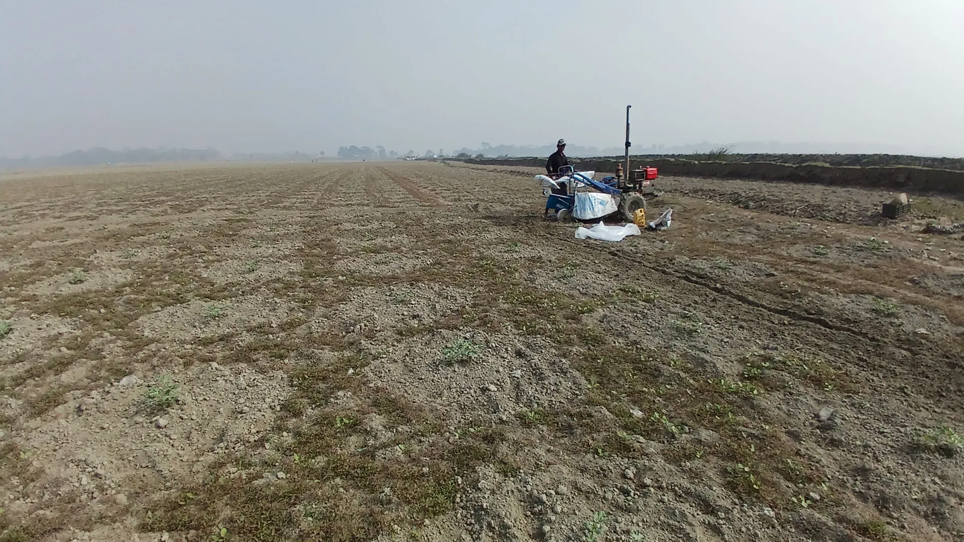 তরমুজ চাষাবাদে বাঁধাগ্রস্ত, ৪ কোটি টাকা ক্ষতির শঙ্কা