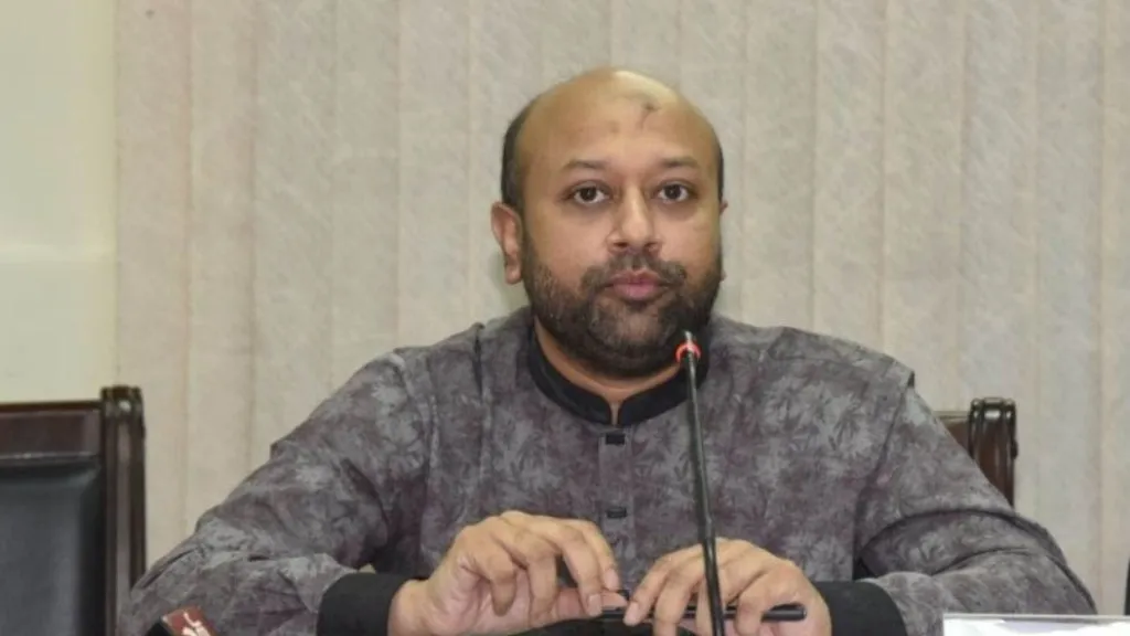 ২৫ ঘণ্টায় কত লাখ টাকা অনুদান পেলেন ব্যারিস্টার ফুয়াদ?