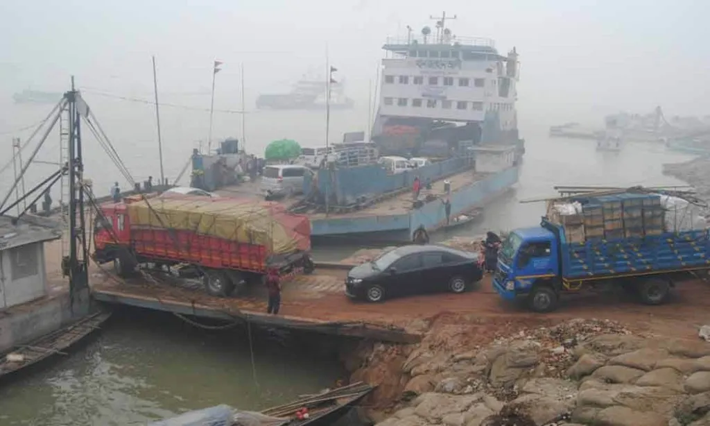 ঘন কুয়াশায় নৌযান চলাচল নিয়ে সতর্কবার্তা