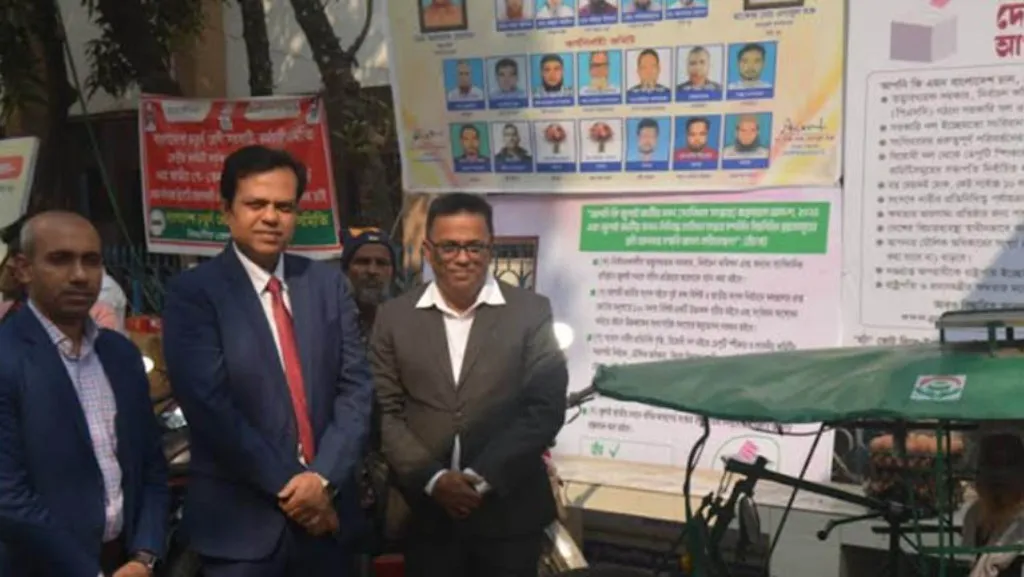 বরিশালে চার অসহায় পরিবারকে দেওয়া হলো উপার্জনের সামগ্রী