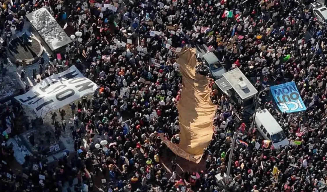 বিক্ষোভে উত্তাল যুক্তরাষ্ট্র, শিক্ষার্থীদের ক্লাস বর্জন