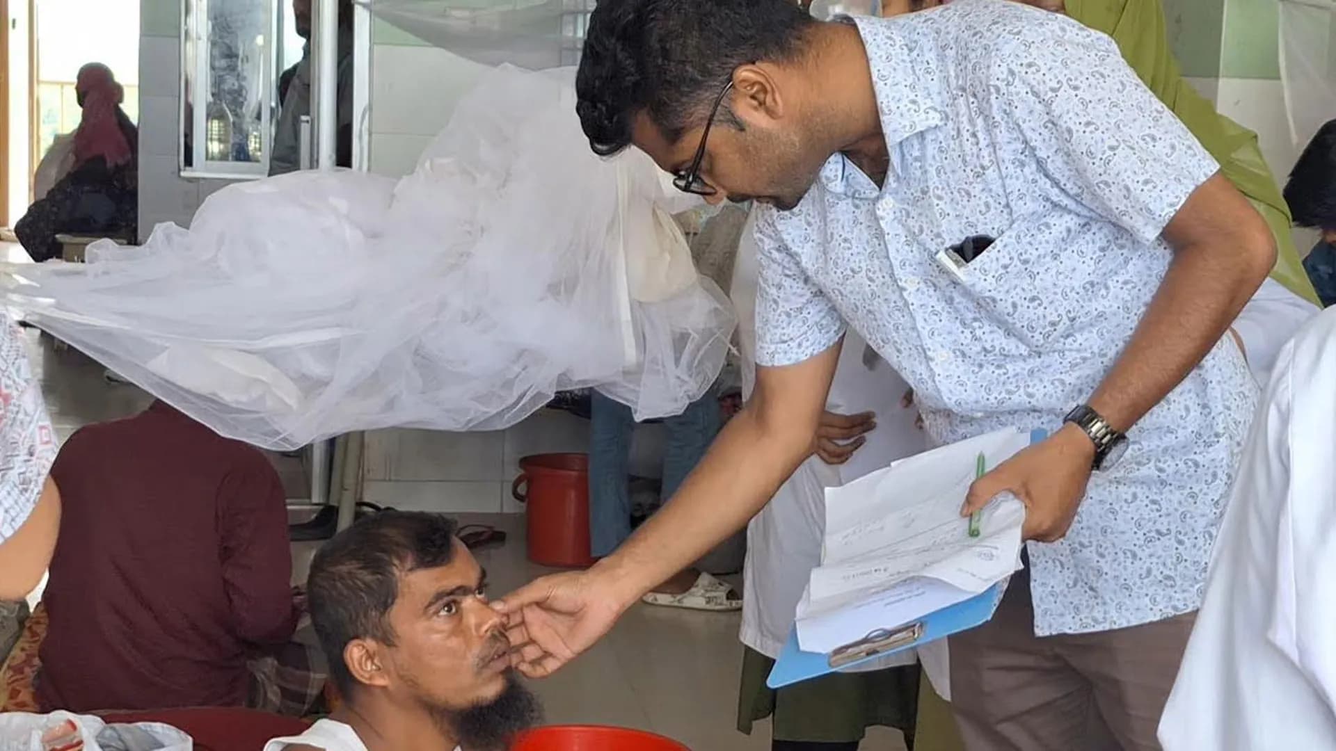 বরগুনায় ডেঙ্গুতে বাড়ছে মৃত্যু, সক্ষমতার বাইরে হাসপাতালের চিকিৎসা সেবা 