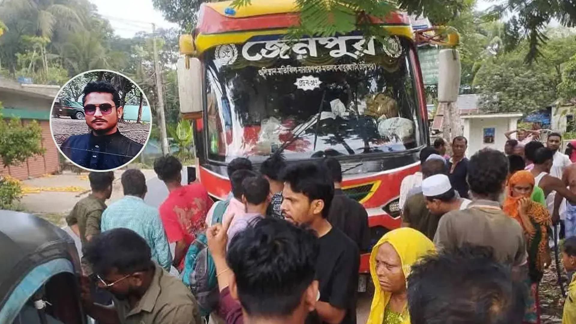 বাবার মৃত্যুর ৭ দিন পর বাসচাপায় প্রাণ গেল ছেলের 