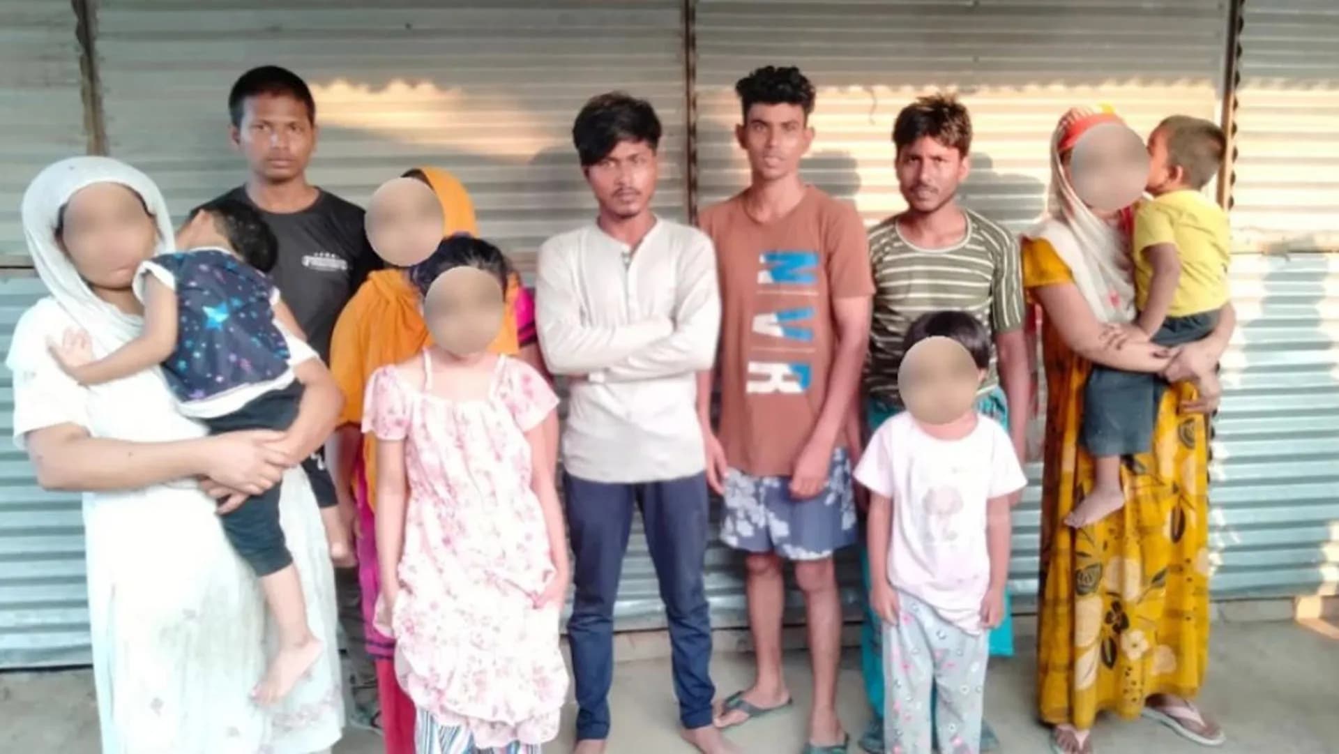 সীমান্তে ৪ ভারতীয় নাগরিকসহ ১৬ জনকে পুশইন