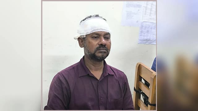 হিজলায় নারকেল চারা না পেয়ে কৃষি কর্মকর্তার ওপর হামলা