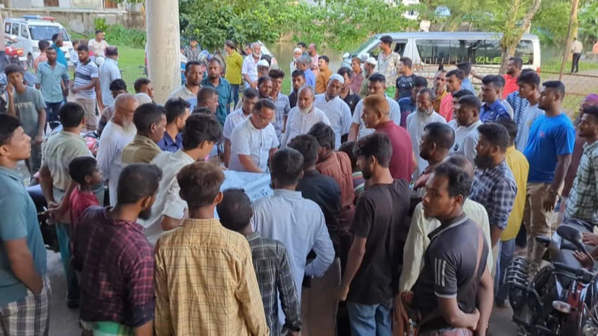 পটুয়াখালীতে জেলেকে পিটিয়ে হত্যা, অভিযুক্ত আ. লীগ নেতার ভাই