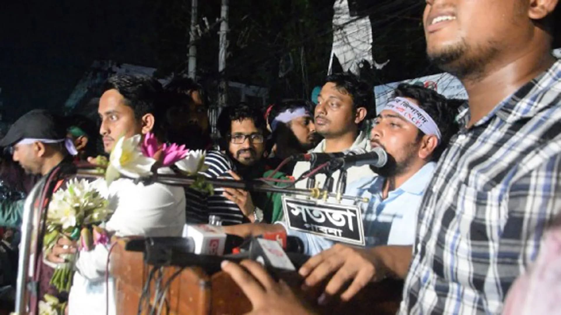 ফ্যাসিস্ট হাসিনার রাষ্ট্রপতি দায়িত্বে থাকতে পারেন না : নাহিদ