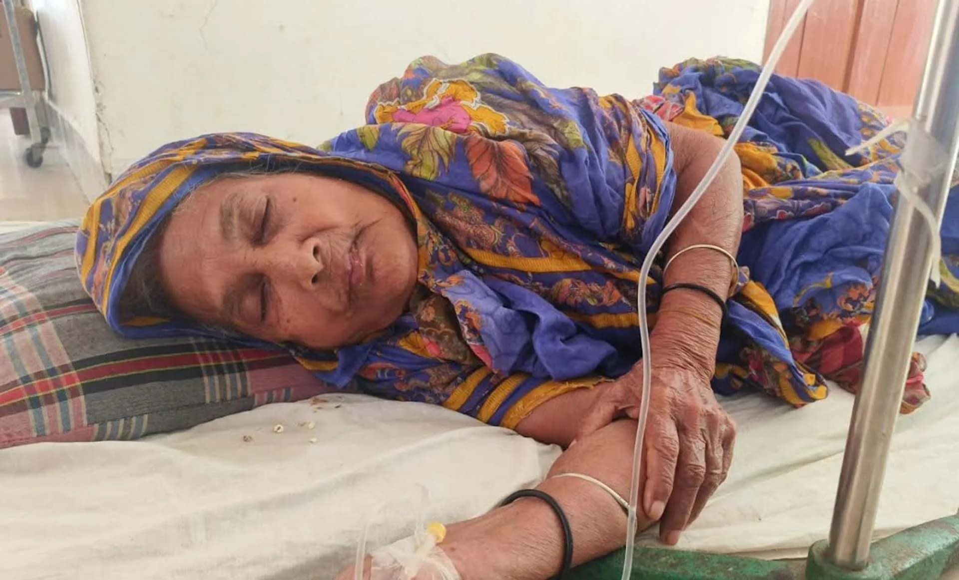 পরিবারের সদস্যদের অচেতন করে টাকাসহ স্বর্ণালংকার লুট 