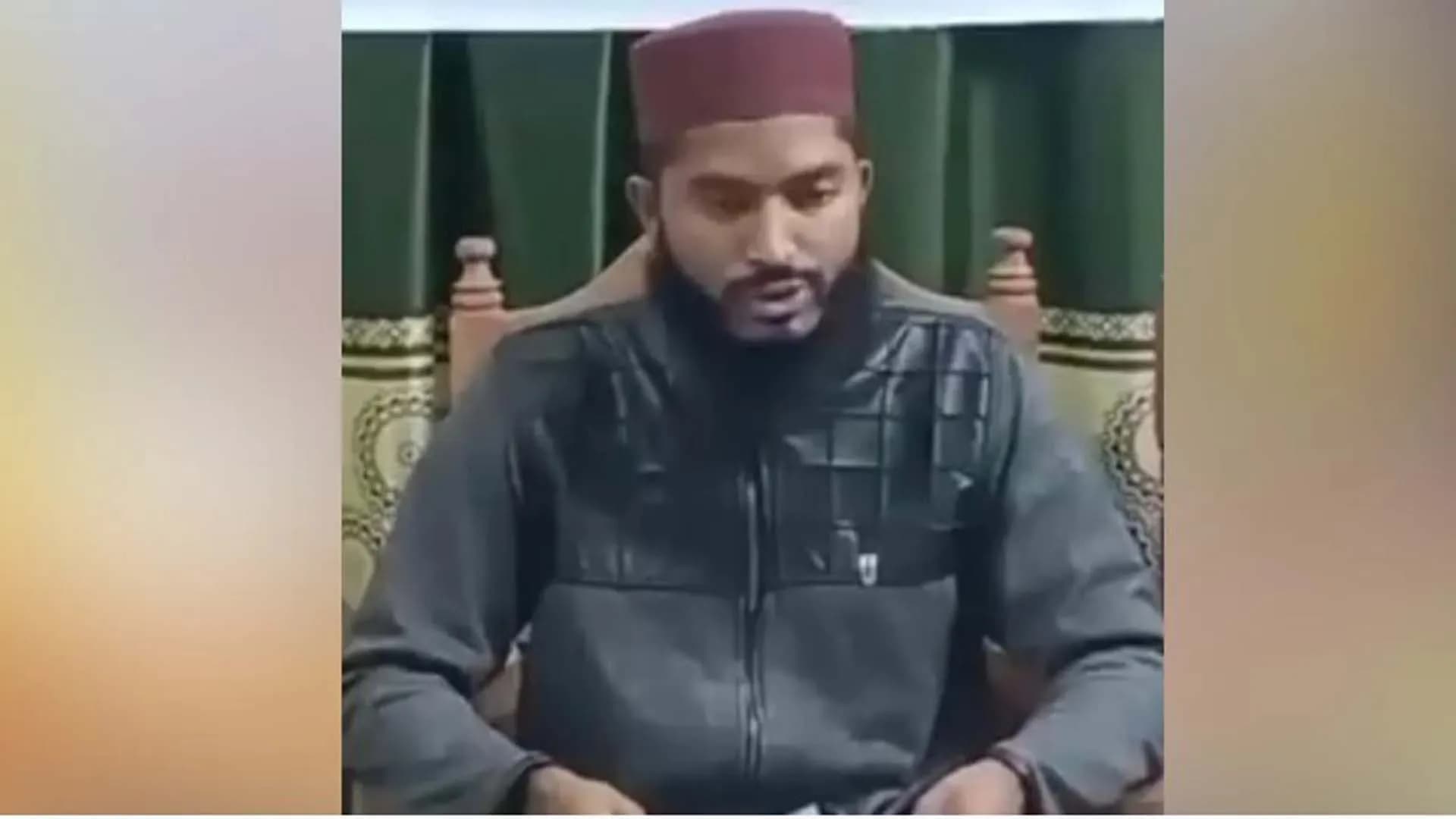 বরিশালে প্রবাসীর স্ত্রীকে নিয়ে পালিয়ে চাকরি হারালেন মাদ্রাসা শিক্ষক