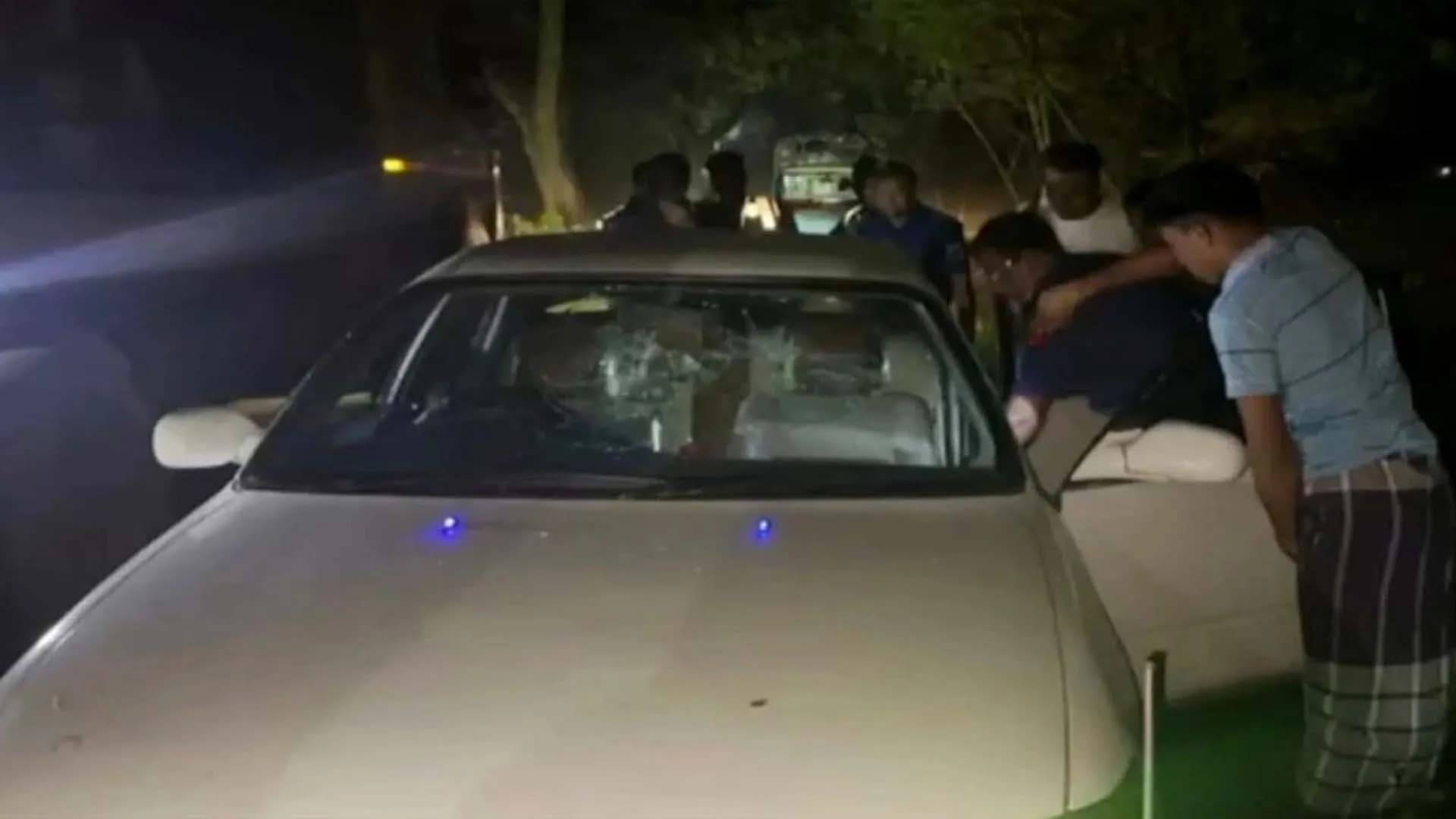 নাটোরে প্রাইভেটকার থামিয়ে চালককে গলা কেটে হত্যা