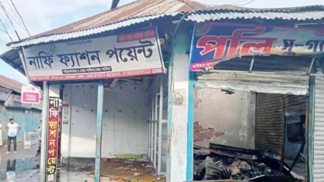 লালমোহনে অগ্নিকান্ড কোটি টাকার ক্ষতি
