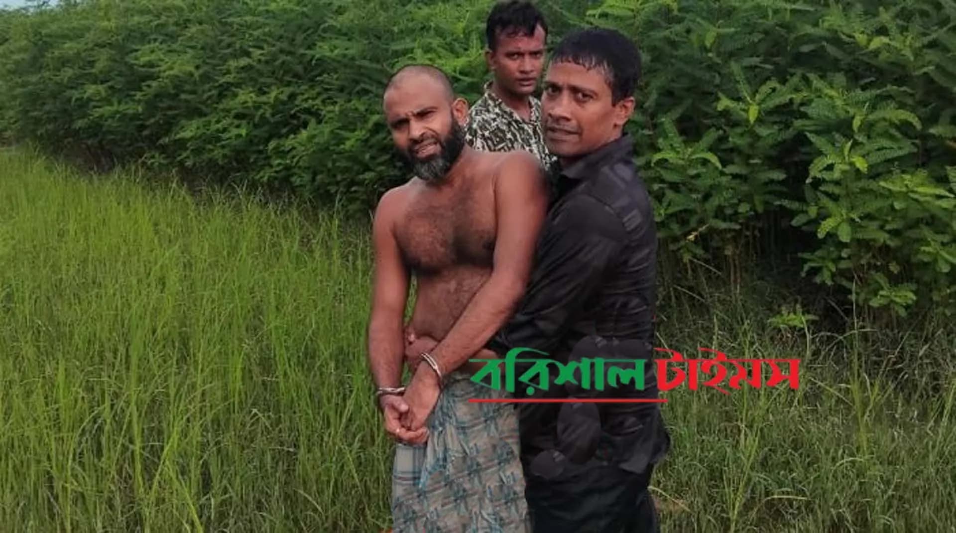 বরিশালে অস্ত্র-মাদকসহ চিহ্নিত মাদক সম্রাট রাসেল মেম্বার আটক