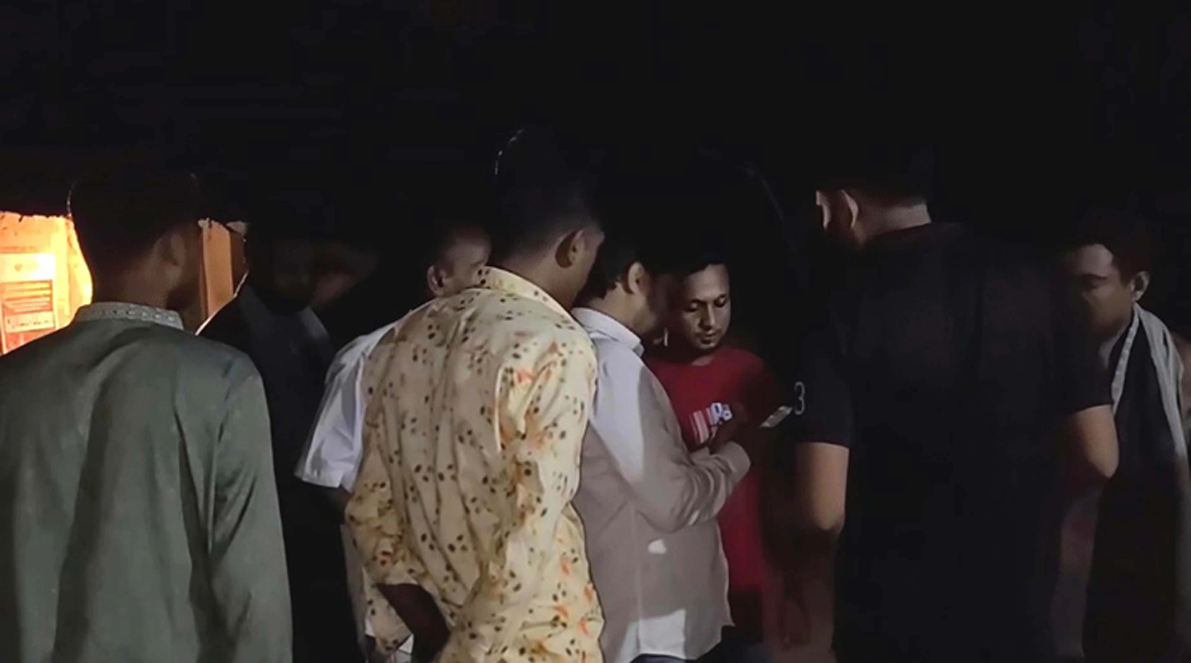 বাউফলে র‍্যাবের পোশাকে দুর্বৃত্ত, ব্যবসায়ীকে হাতকড়া পরিয়ে ছিনতাই