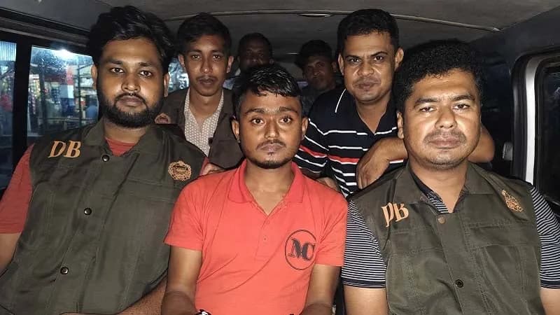 হাতুড়ি দিয়ে পেট্রোলপাম্প কর্মকর্তাকে হত্যার প্রধান অভিযুক্ত আটক
