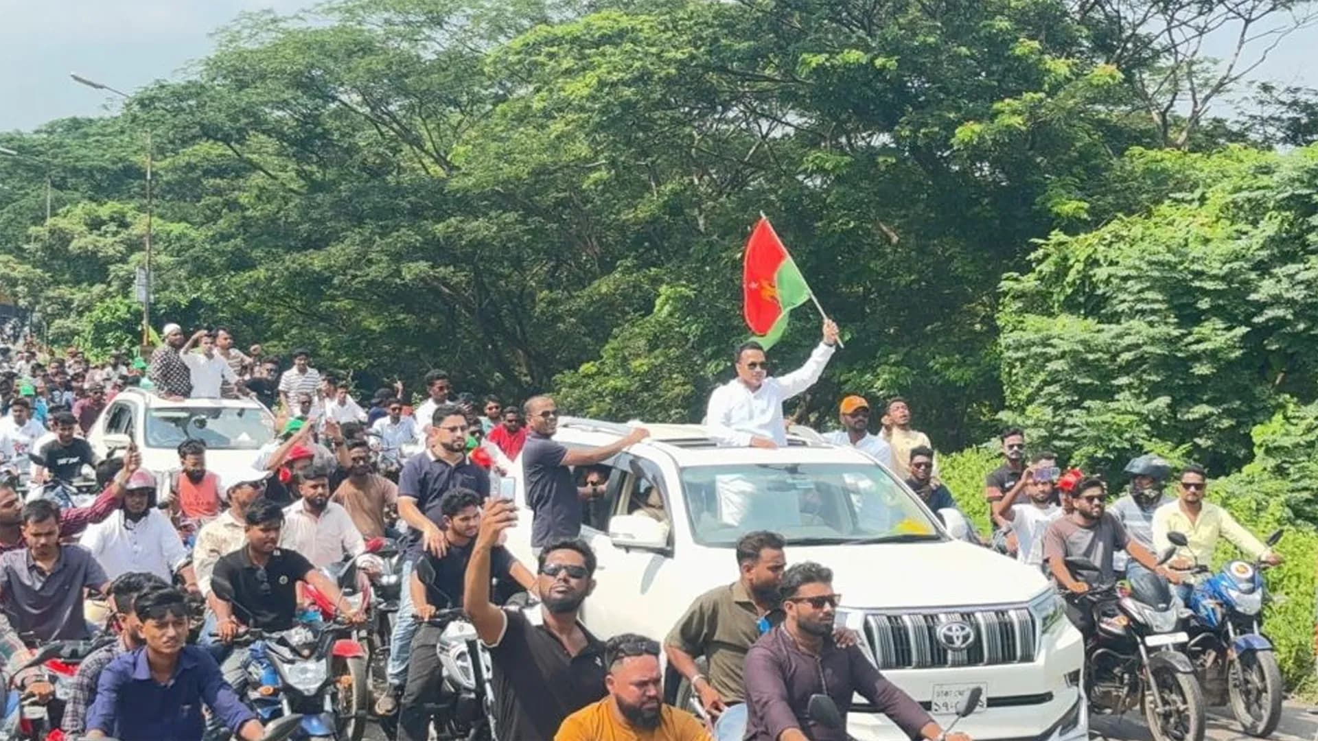 উজিরপুরে ছাত্রদলের সাবেক সাধারণ সম্পাদক জুয়েলের শোডাউন