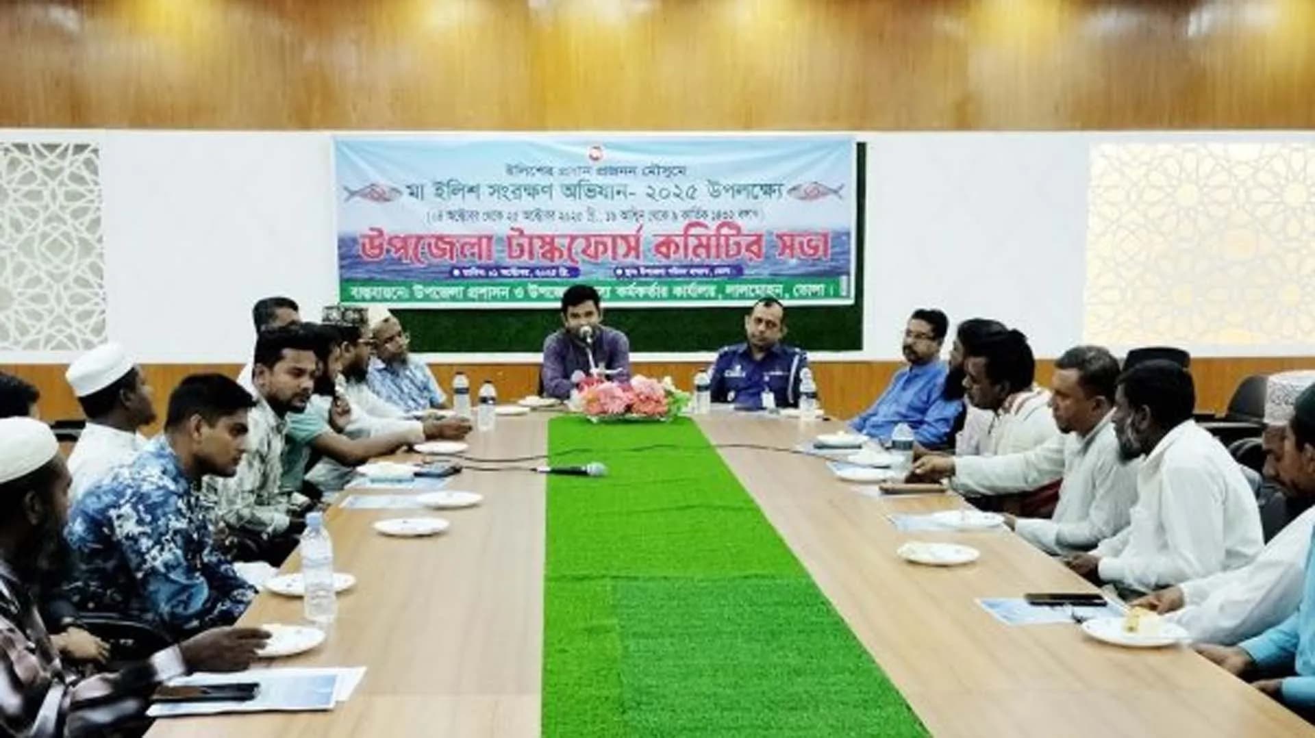 লালমোহনে মা ইলিশ সংরক্ষণ অভিযান উপলক্ষ্যে টাস্কফোর্স কমিটির সভা