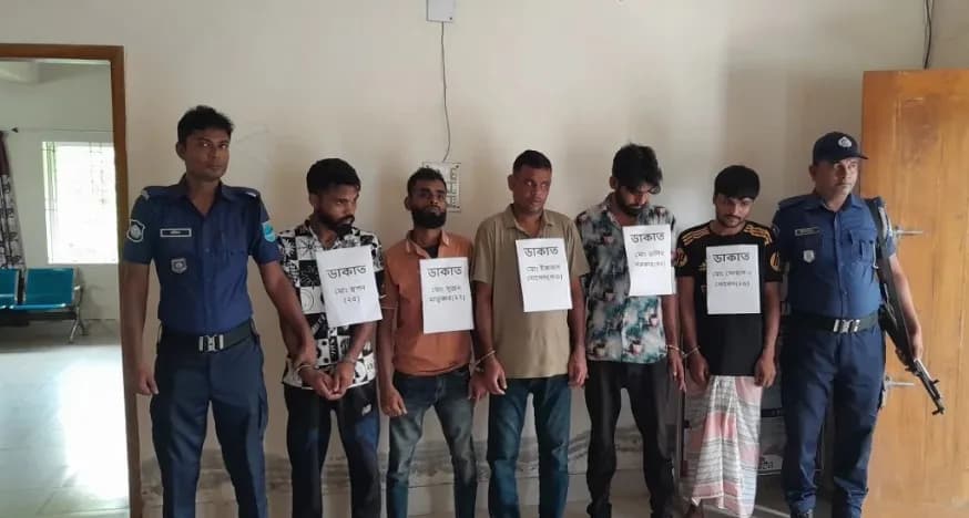 ঢাকা-বরিশাল মহাসড়কে ১৩ ডাকাত গ্রেপ্তার