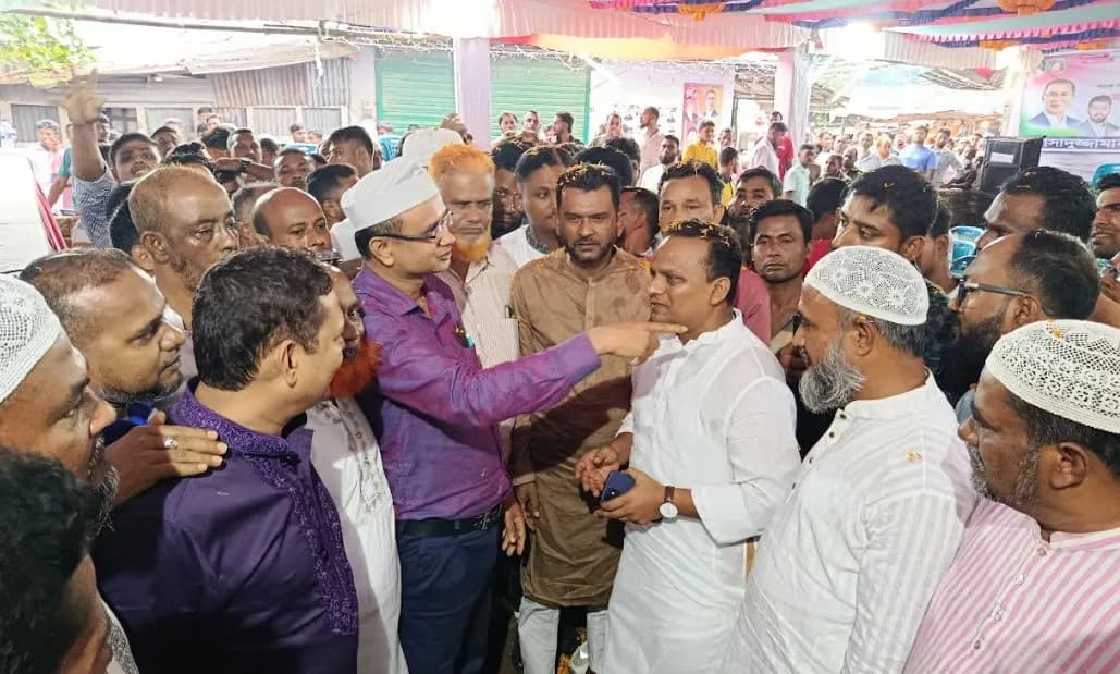 হিজলায় শারদীয় দুর্গোৎসবে শুভেচ্ছা বিনিময় করেন রাজিব আহসান 