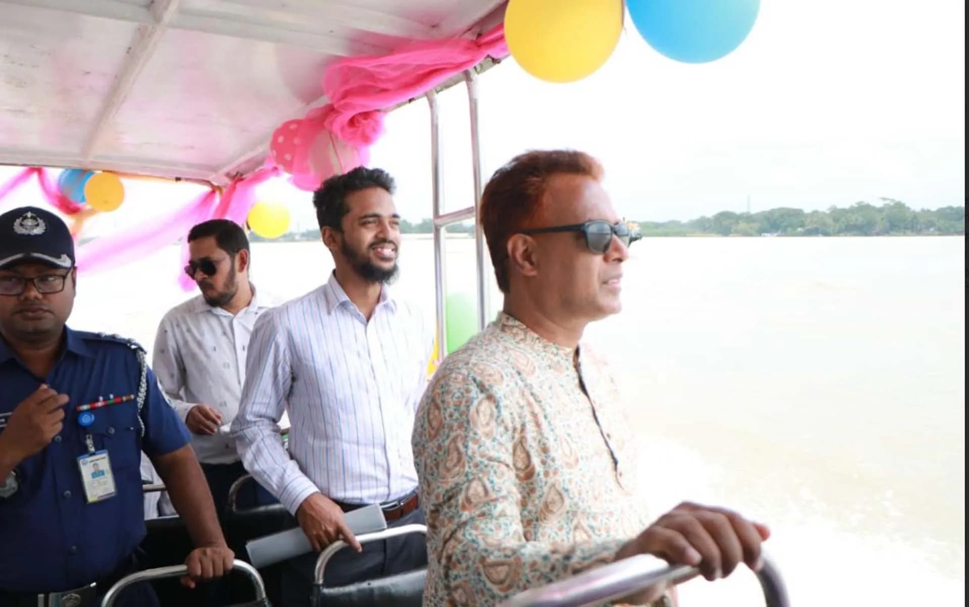 বরিশালে ই‌লি‌শের প্রধান প্রজনন মৌসু‌মে মা ই‌লিশ সংরক্ষণ অ‌ভিযান  উপল‌ক্ষ্যে নৌ র‌্যা‌লি 