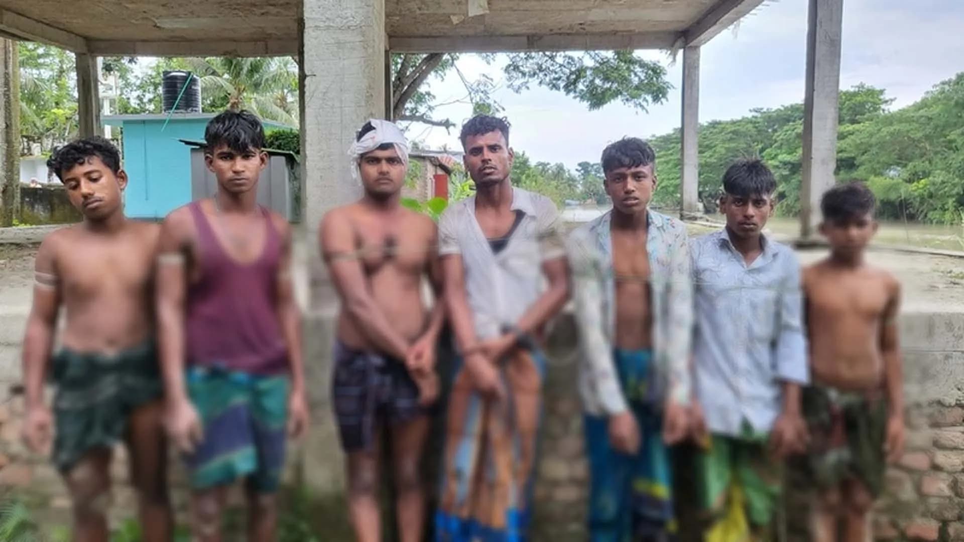 বরিশালে মা ইলিশ রক্ষার অভিযানিক দলের ওপর হামলা