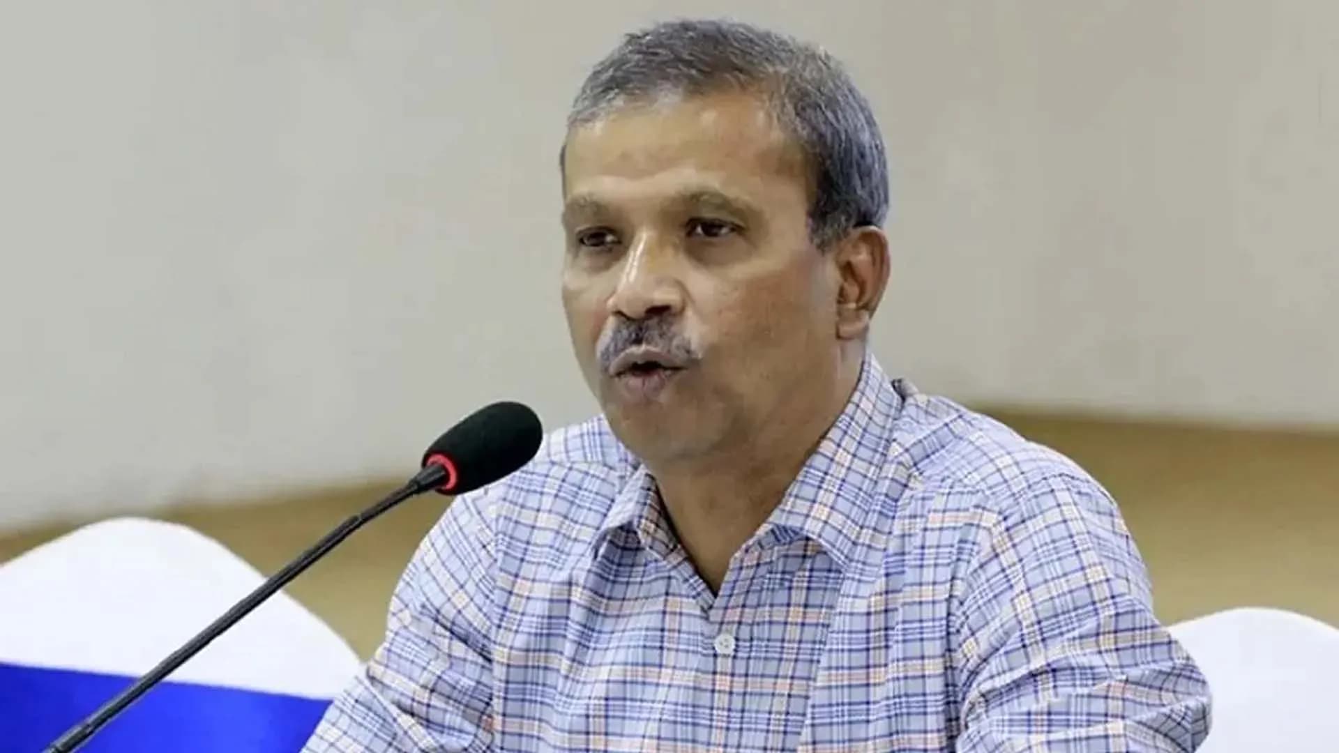 উপদেষ্টা হিসেবে আমাদের কারও সেফ এক্সিটের দরকার নেই : আসিফ নজরুল