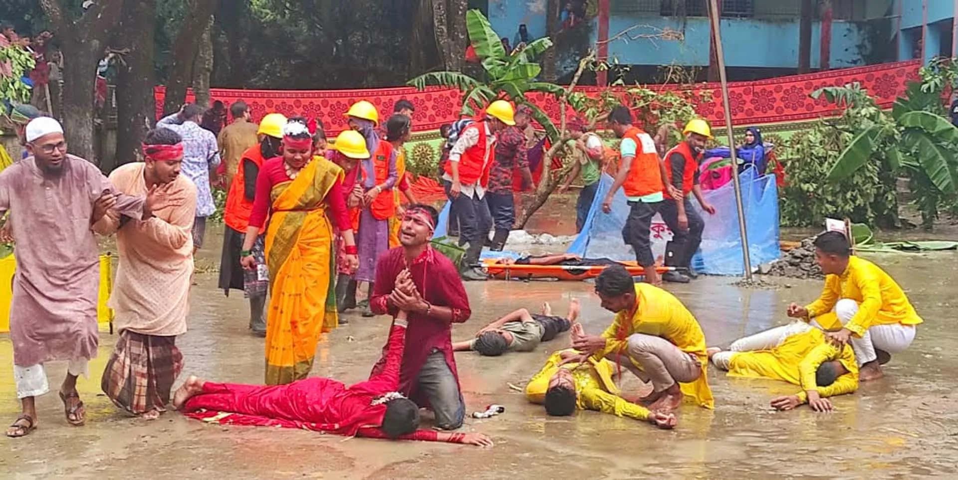 মনপুরায় কোস্ট ফাউন্ডেশ'র উদ্যোগে ঘূর্ণিঝড় প্রস্তুতি মহড়া 