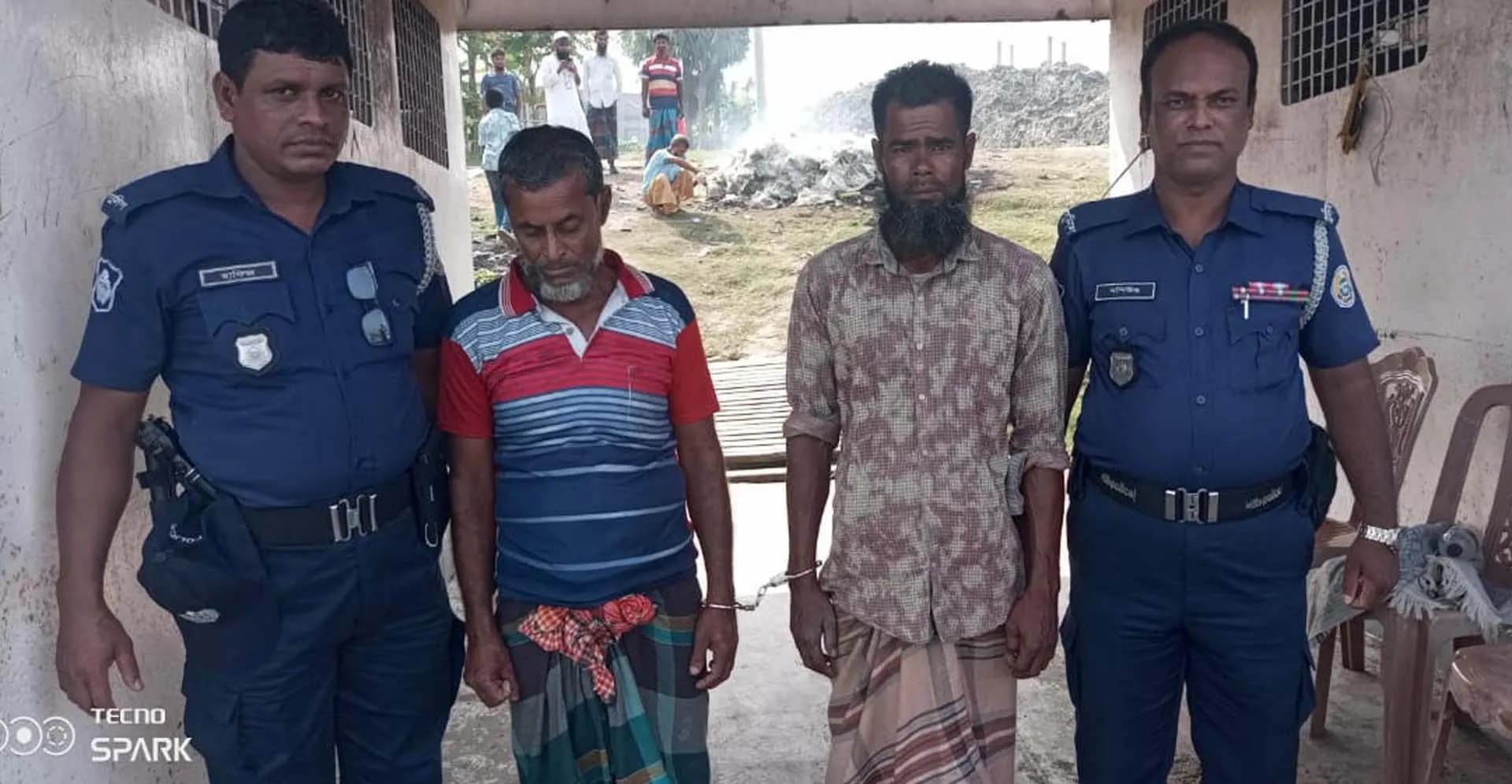 দুমকিতে নিষেধাজ্ঞা উপক্ষা করে ইলিশ শিকার, চার জেলের কারাদণ্ড