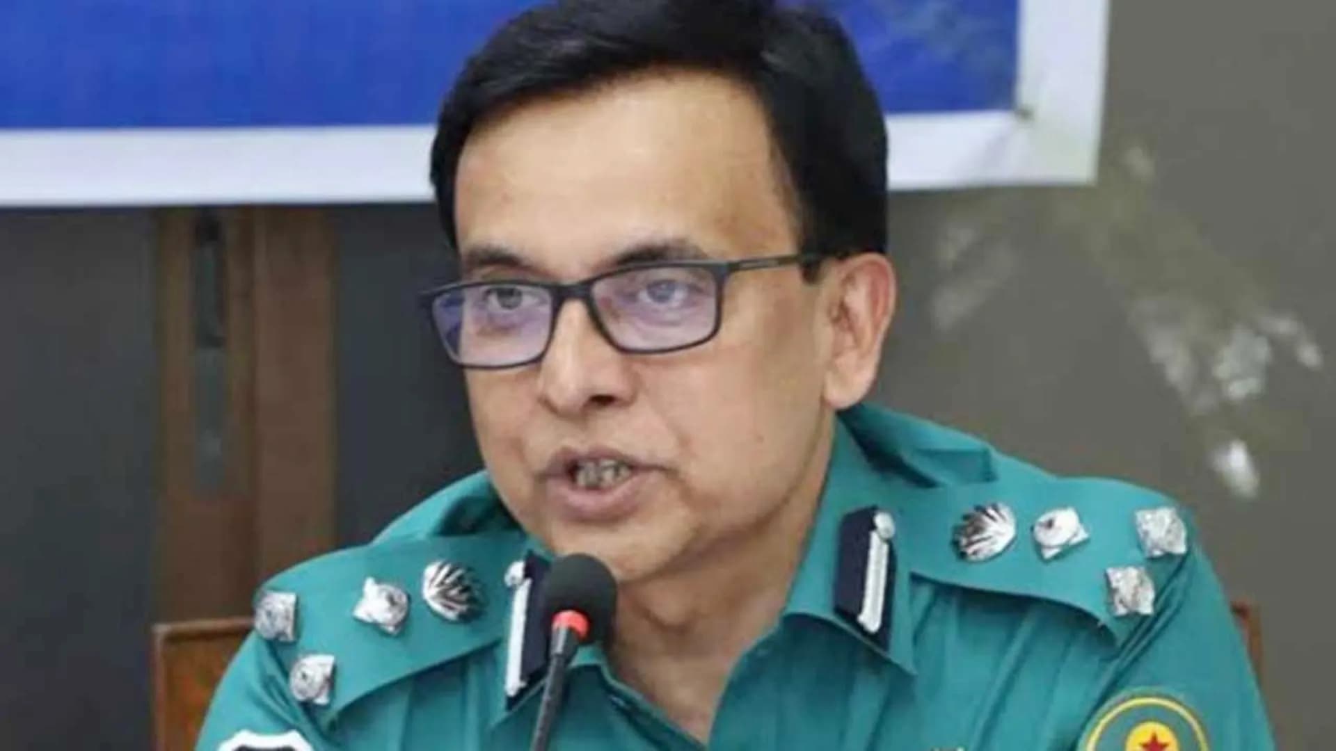 বরিশালের সাবেক পুলিশ কমিশনার সাইফুল ইসলামকে ট্রাইব্যুনালে হাজিরের নির্দেশ