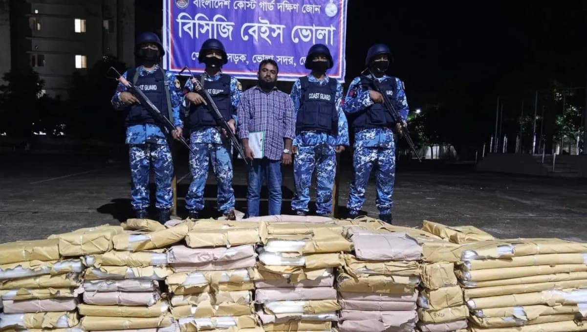 ভোলায় ৬৭৮ কেজি নিষিদ্ধ পলিথিন জব্দ